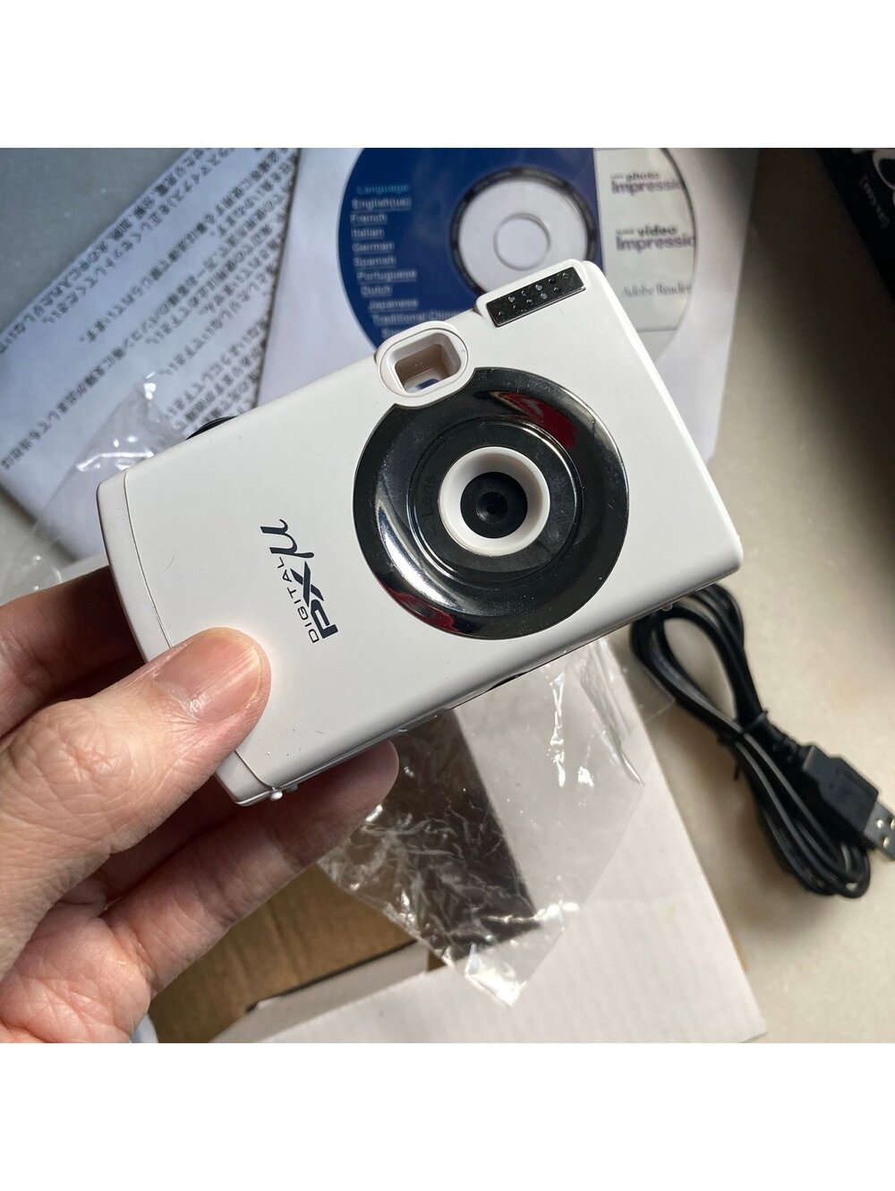 PX μ White Japanese Lofi Digital Toy Camera Compact Vintage Retro Y2K Tested